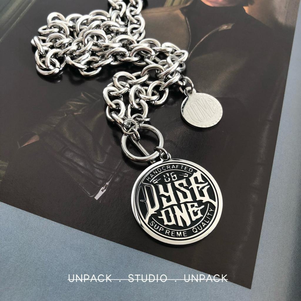 Dây Chuyền Mặt Tròn Khắc Chữ Bằng Thép 22319