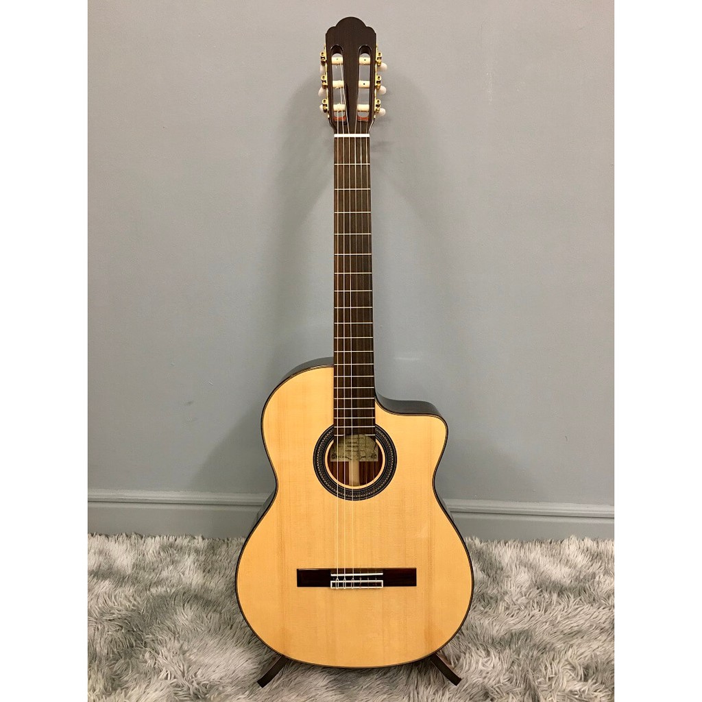 Guitar Classic Aria A-85CWE
