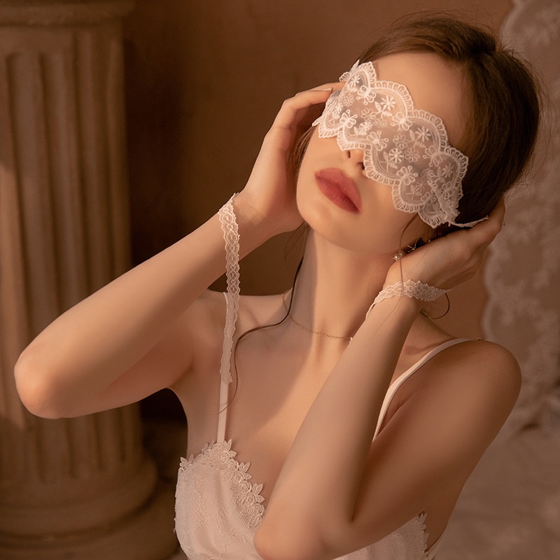 Bịt mắt viền sóng gợi cảm quyến rũ, chất liệu ren huyền bí mang lại vẻ đẹp cho người phụ nữ