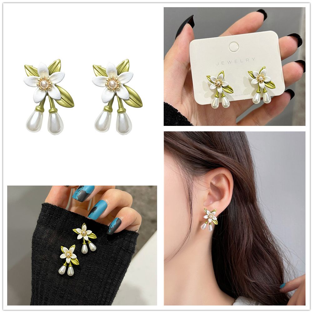 Bông Tai Dạng Kẹp Hình Hoa Trà Đính Ngọc Trai Thanh Lịch Thời Trang Cho Nữ