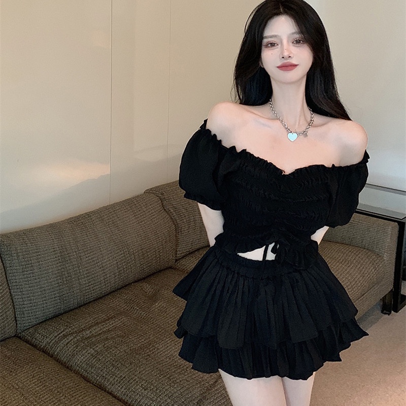 Bộ Áo Sơ Mi Ngắn Tay Trễ Vai + Chân Váy Ngắn Lưng Cao Xếp Ly Dễ Thương