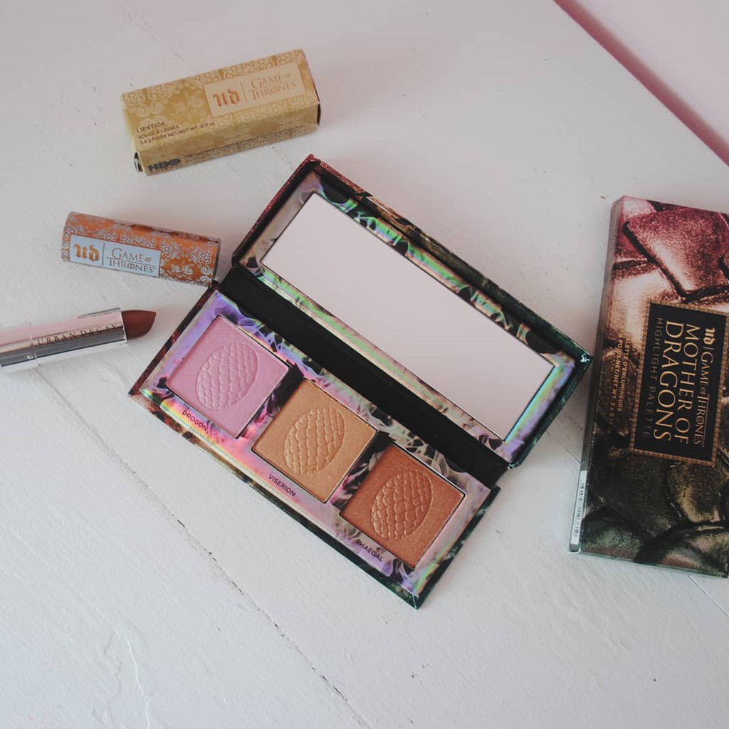 Urban Decay- Bảng Phấn Bắt Sáng- Game Of Thrones Mother Of Dragons Highlight Palette 3 ô x 3,97g