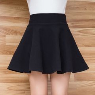 Chân váy xoè ngắn