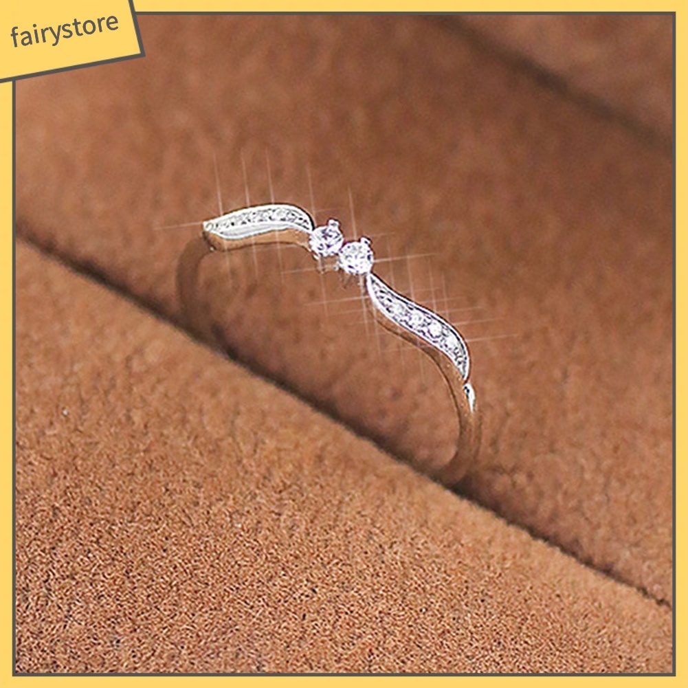 Nhẫn Hợp Kim Hình Chiếc Lá Đính Đá Xinh Xắn Cho Nữ