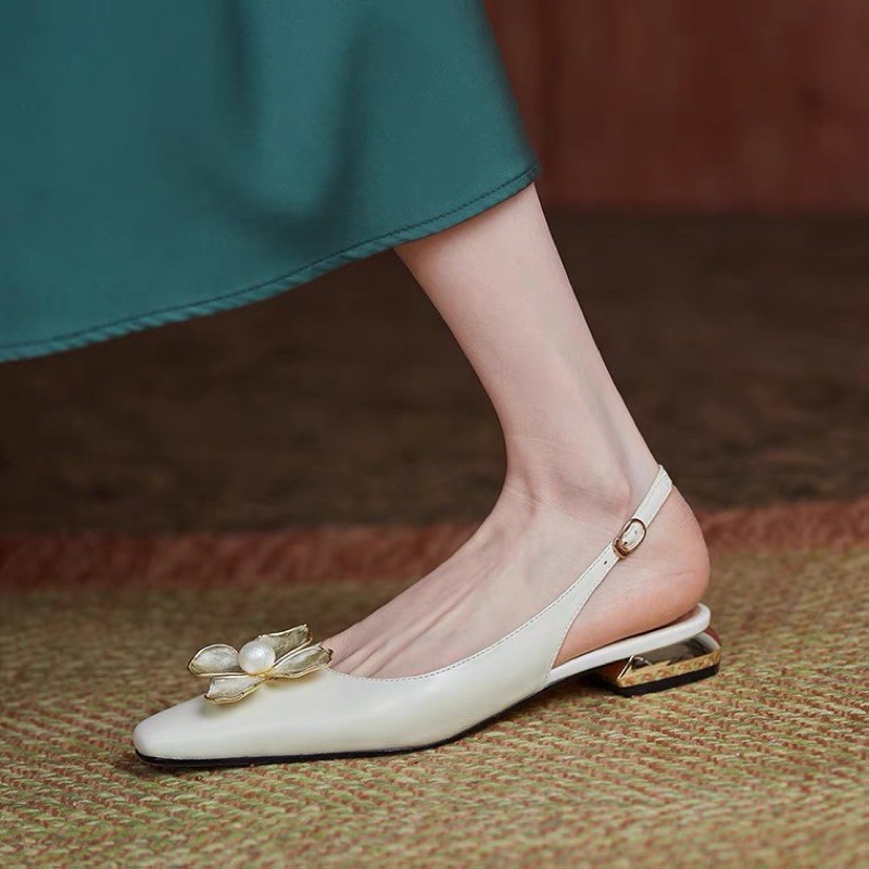 Giày mũi nhọn đế thấp hot 2021