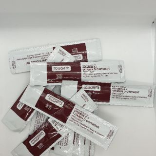 Dưỡng mày môi vitamin A