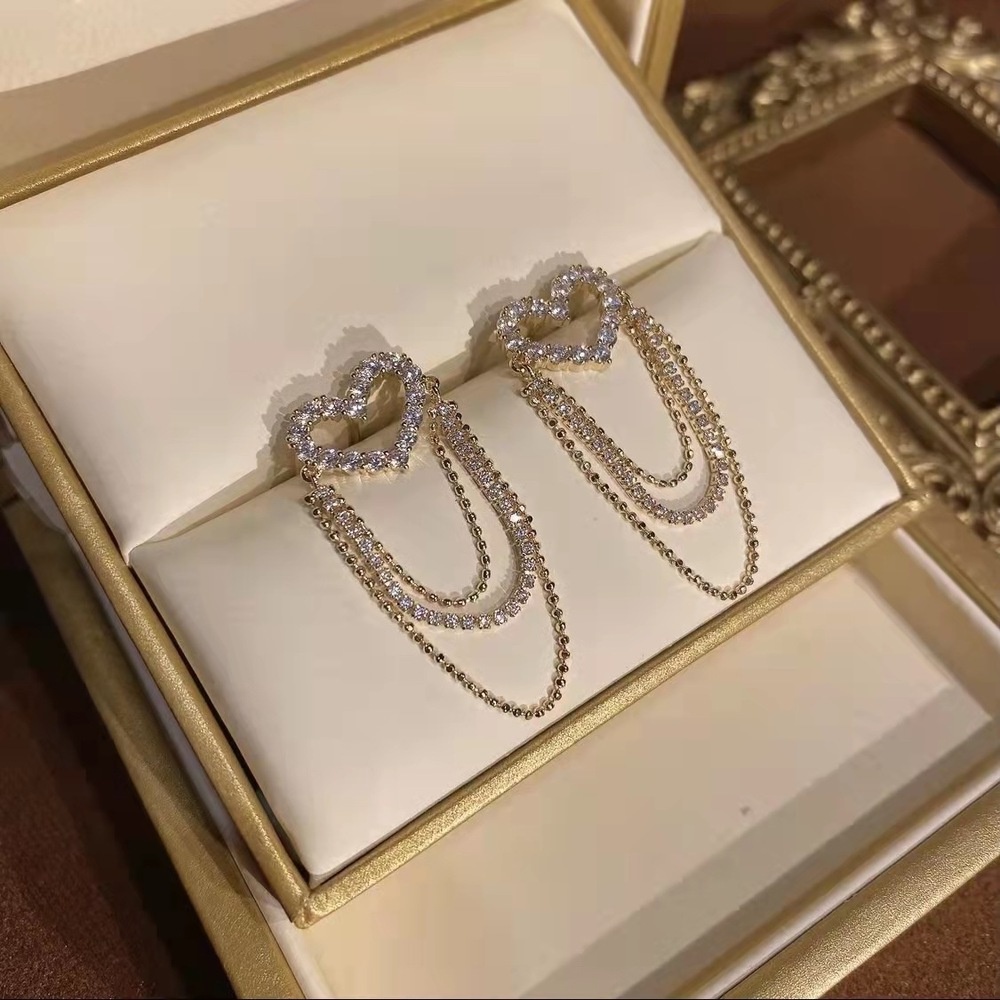 Khuyên Tai Tua Rua Phong Cách Cổ Điển Sang Trọng Dành Cho Nữ