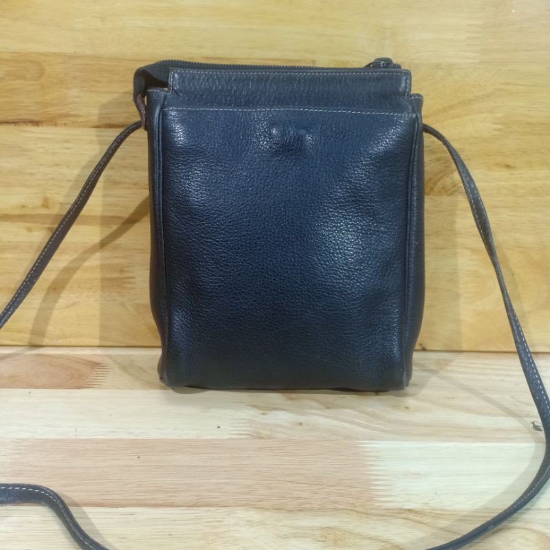 Túi đeo chéo da thật secondhand  06070321