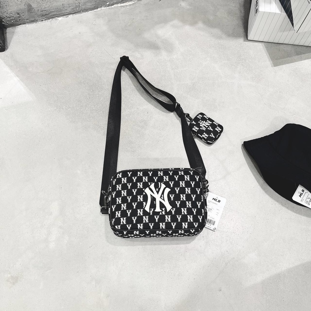 [CHÍNH HÃNG] Túi vuông MLB Monogram New York Yankees màu Đen