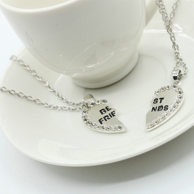 Set 2 vòng cổ Ghép Hình Trái Tim Đính Đá Cho Cặp Đôi
