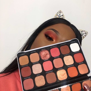 PHẤN MẮT REVOLUTION FOREVER FLAWLESS DECADENT