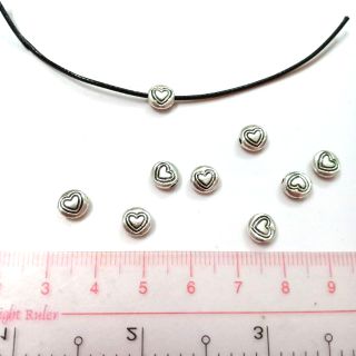 10 mặt xỏ tròn hình tim - Lỗ xỏ qua dây 1mm