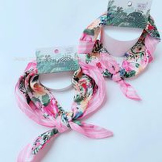 Khăn lụa thắt nơ buộc tóc hoa hồng