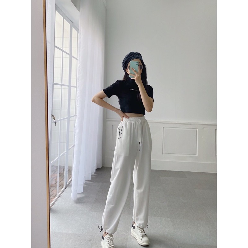 Quần joggers rút dây, thêu chữ Hàn