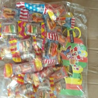 Kẹo dẻo hăm bơ gơ thái lan (60 chiếc 1 bịch)