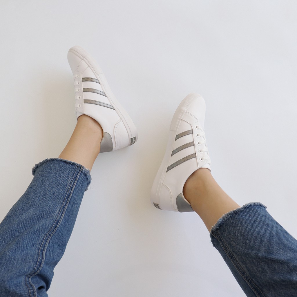 Mặc gì đẹp: Tinh tế với Giày thể thao nữ sneaker đẹp màu trắng dáng giày bata đế bằng cổ thấp chính hãng bAimée & bAmor - MS1566