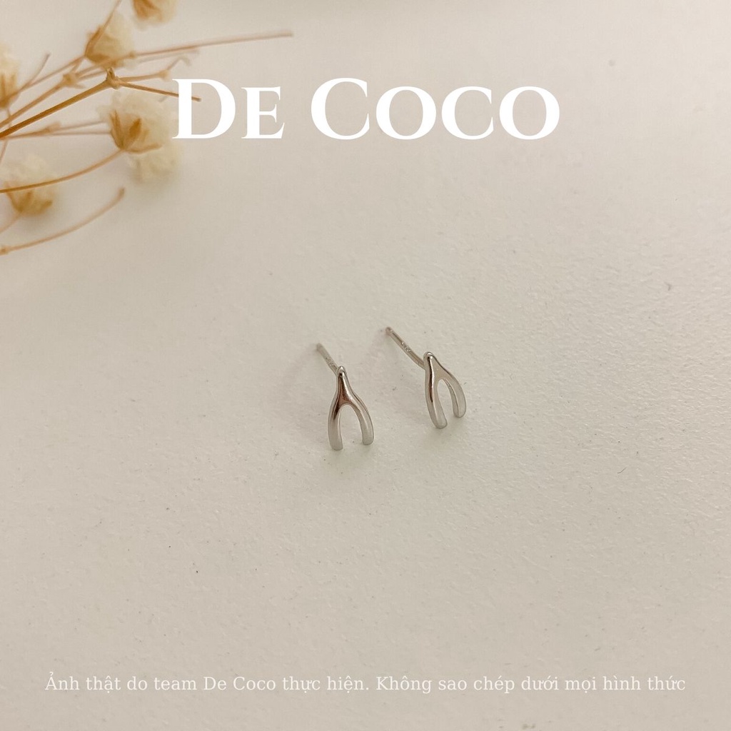 Khuyên tai bạc 925 đính đá chữ V - Vera De Coco