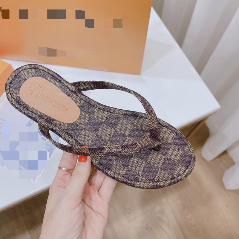 Dép nữ KẺ Ô màu nâu