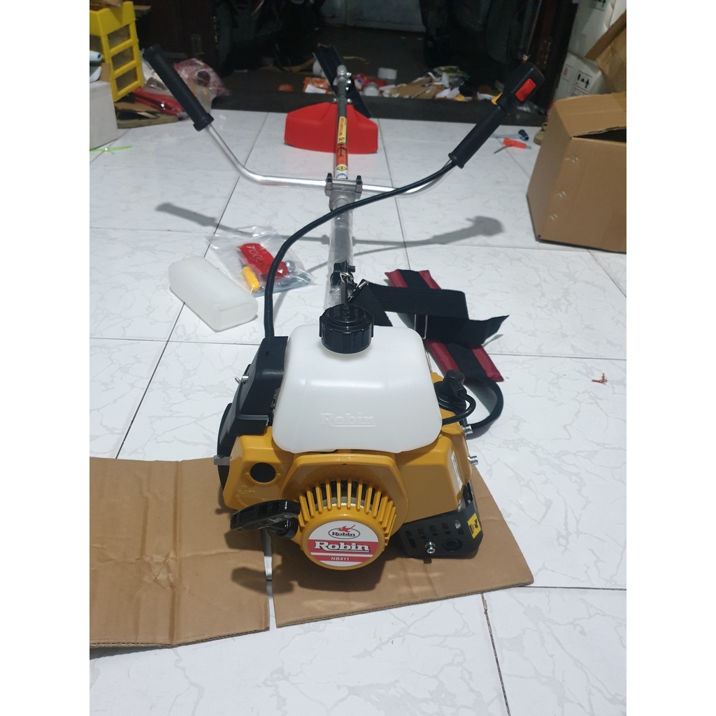 MÁY CẮT CỎ 2 THÌ ROBIN NB411. NÒNG 40LY