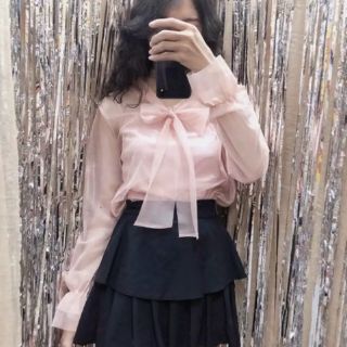 Áo lưới cột nơ phong cách tiểu thư hào môn