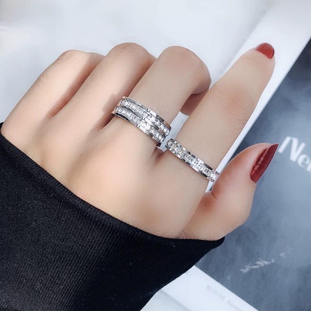 Nhẫn Titan 2 Hàng Đá Vuông Siêu Xinh
