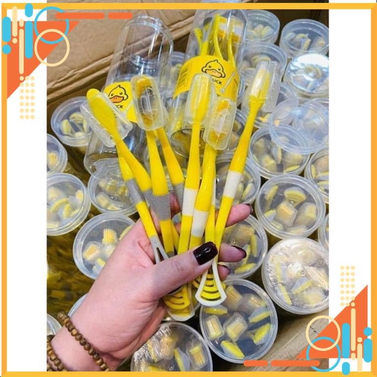 HỘP 8 BÀN CHẢI ĐÁNH RĂNG KÈM TƯA LƯỠI VỆ SINH MẪU VỊT VÀNG MỚI