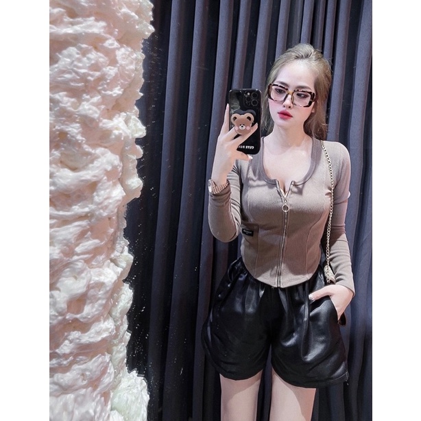 Áo Balen tay dài phối khóa nữ siêu xinh mang phong cách sang chảnh | BigBuy360 - bigbuy360.vn