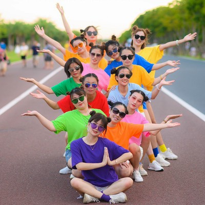 👖ẢNH THẬT👖 Áo Thun Trơn Unisex Nam Nữ Mặc Được - Phong Cách Basic Trẻ Trung , Nhiều Màu - Áo thun - Áo kỉ yếu | BigBuy360 - bigbuy360.vn