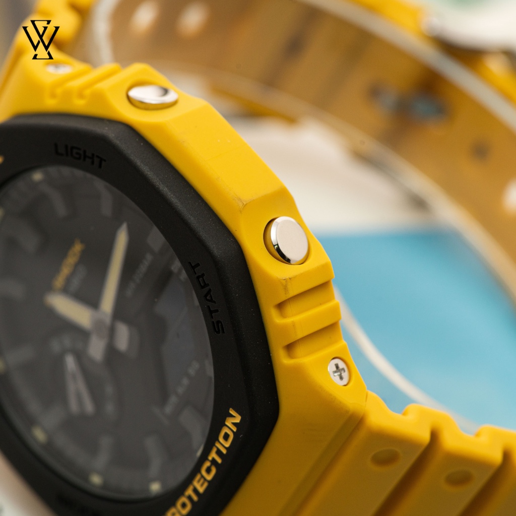 Đồng Hồ Điện Tử Nam Casio G-Shock WATCHSTORE GA-2110SU-9A Thiết Kế Kính Khoáng 45.4mm, Vỏ Carbon Và Dây Nhựa Bền Bỉ