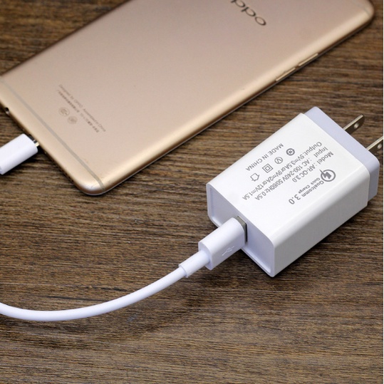 Bộ sạc nhanh Quick Charge QC 3.0 cho Samsung, iPhone, Bảo vệ ngắn mạch, Chất Liệu PC Chống Cháy Tiêu chuẩn châu âu