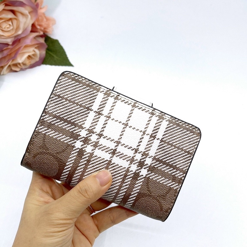 Ví C🅾️ACH Medium