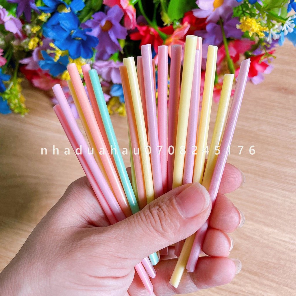  Một gói Kẹo que tăm / kẹo stick sắc màu vị trái cây hiệu Weisier Hongkong gói 35g