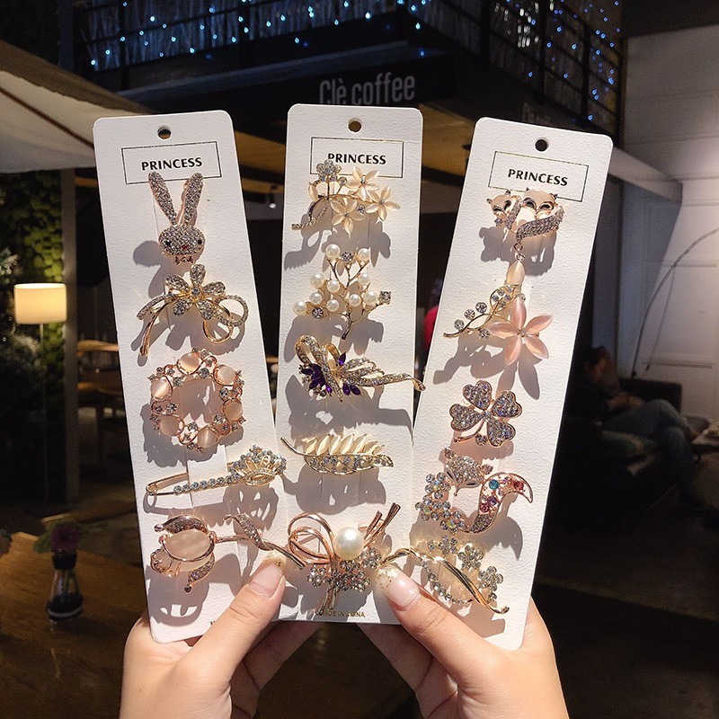 Cài Ngực Áo Đính Đá Phong Cách Retro Hàn Quốc C180