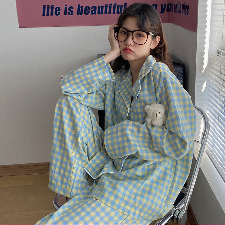 Bộ đồ ngủ dài tay dáng rộng họa tiết caro đơn giản thoải mái cho nữ | BigBuy360 - bigbuy360.vn