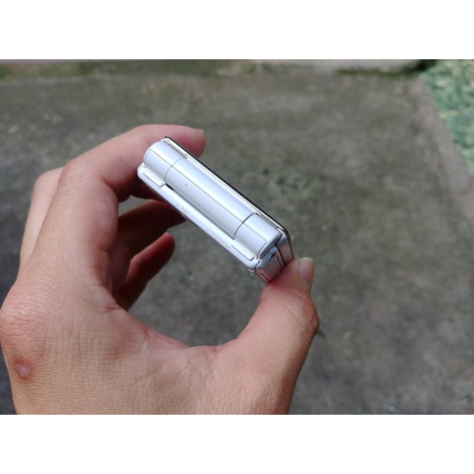Điện thoại NEC N-03D màu trắng