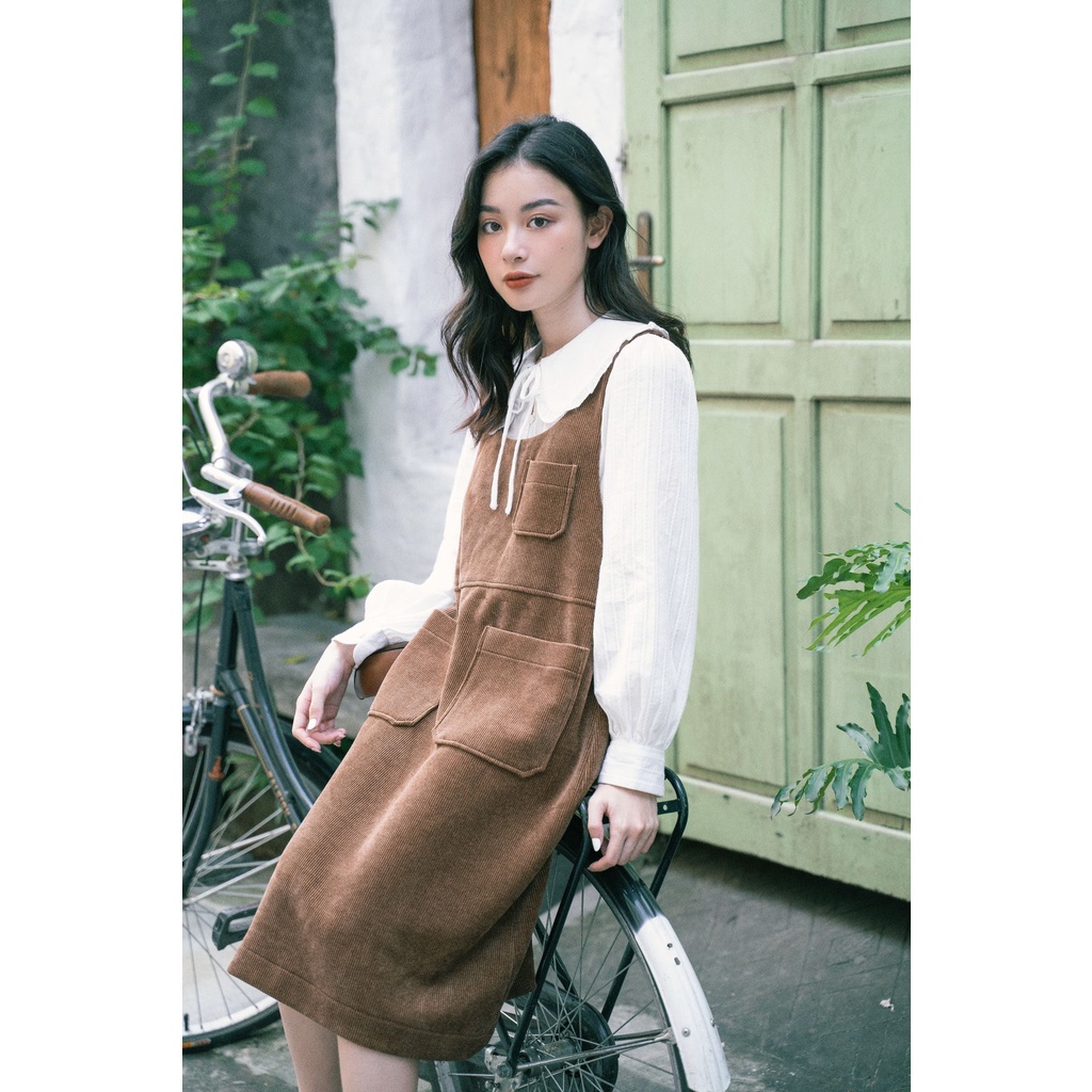 Váy yếm nhung MADELEN túi ốp mix lót trong hoạ tiết hoa | BigBuy360 - bigbuy360.vn