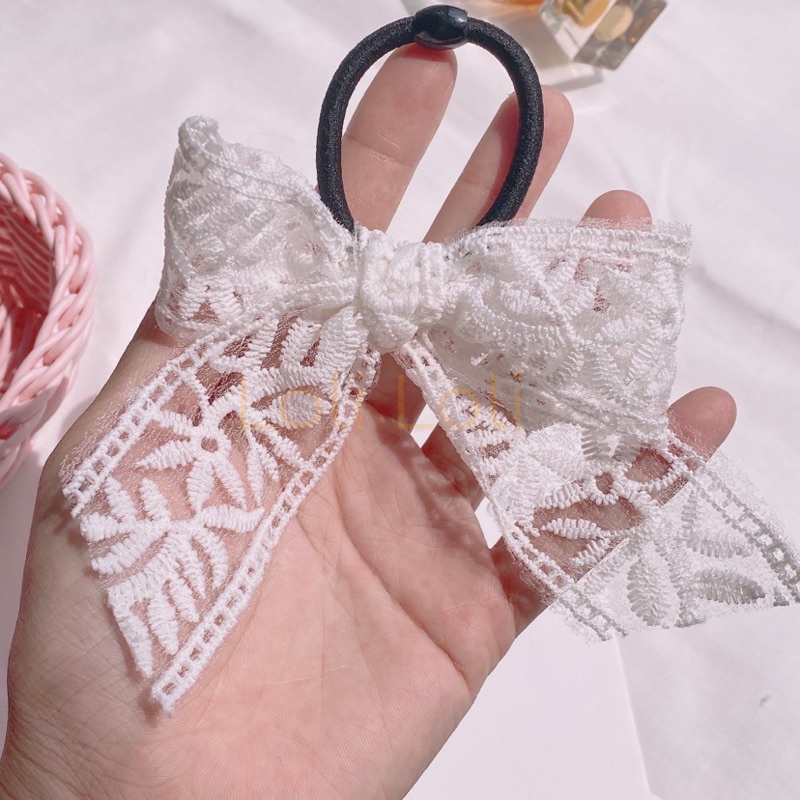 Buộc tóc nơ ren phong cách tiểu thư màu trắng