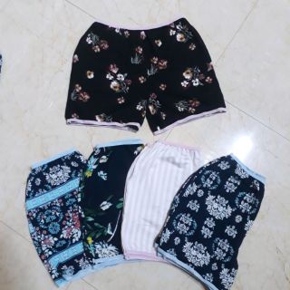 Quần đùi mặc trong váy