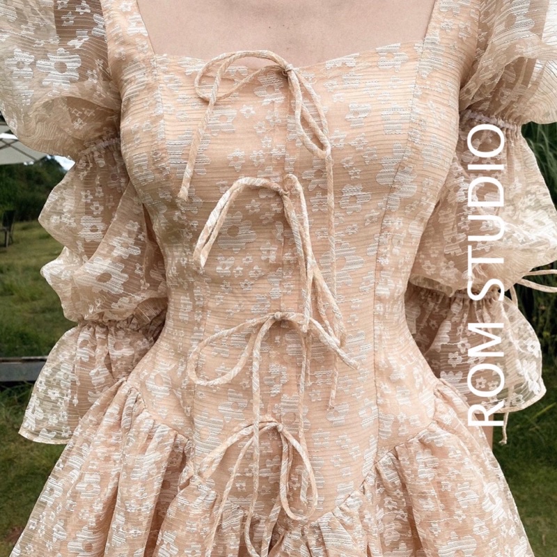 Đầm tầng xoè tay bồng cổ vuông thắt nơ voan hoa Cali cala dress