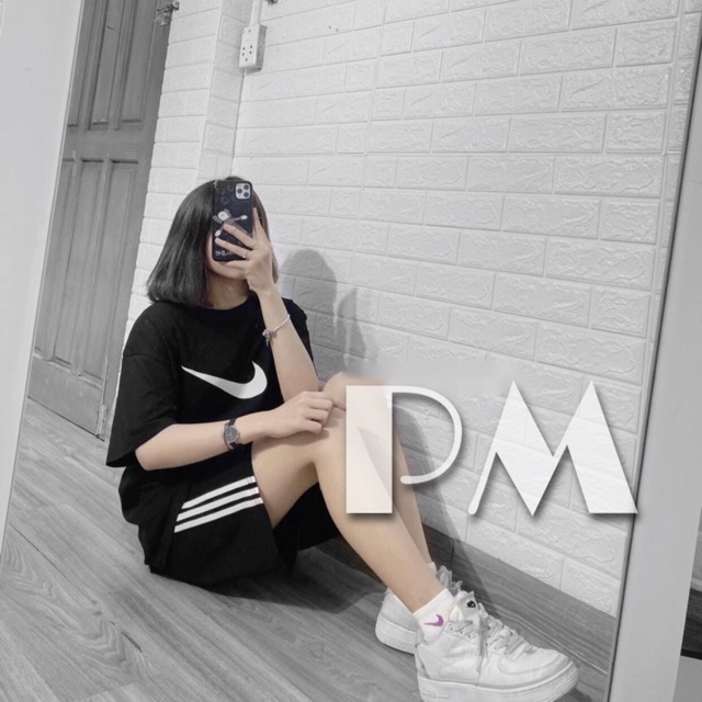 Bộ đùi nữ dấu phẩy