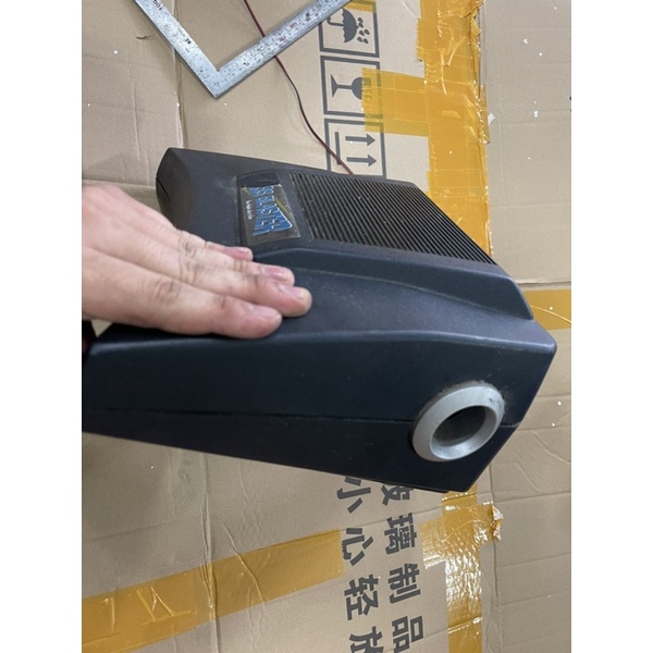 Loa súp siêu trầm của JVC có thể gắn gầm xe tải hoặc bất kì xe naòhe rất ấm