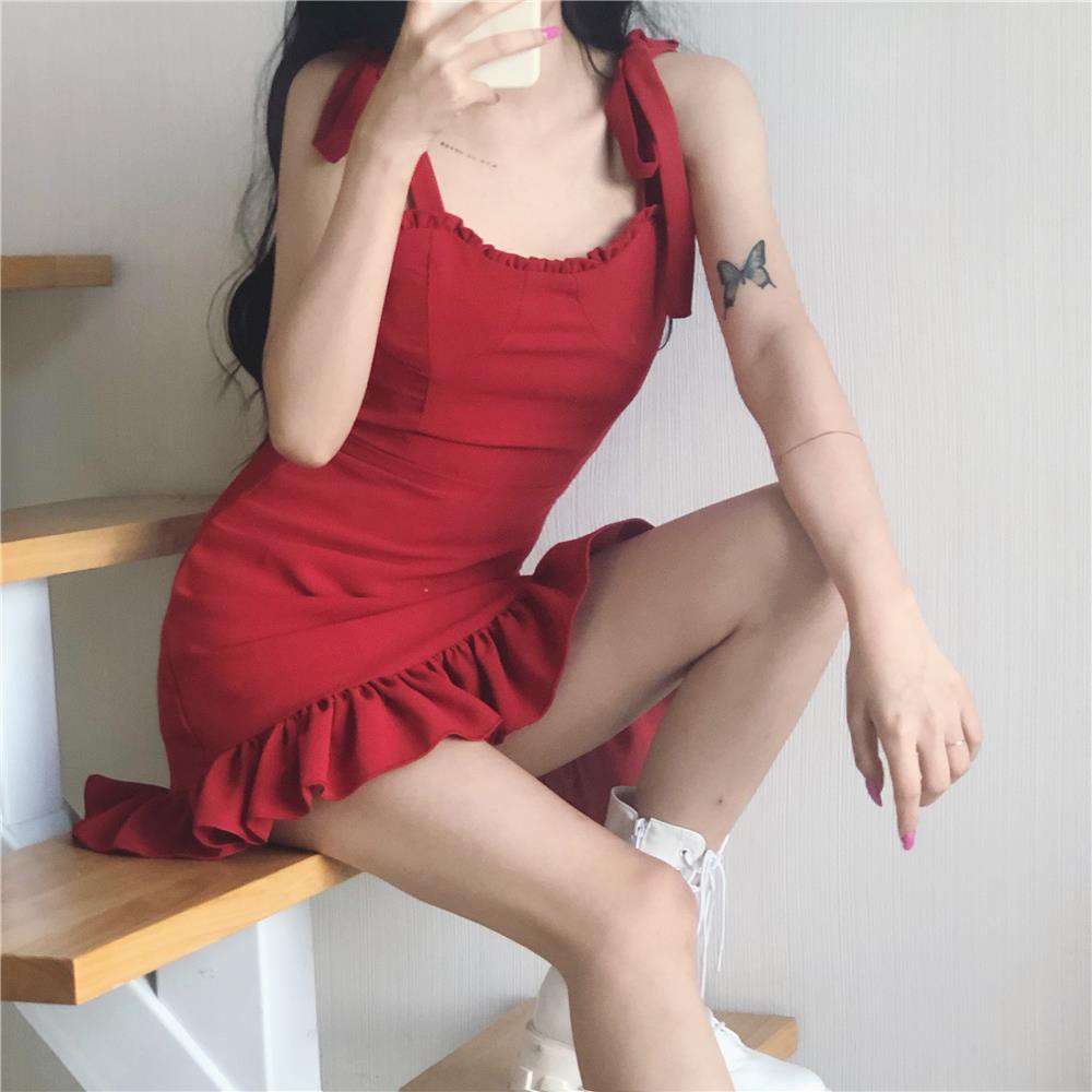 SEOUL Korean Chic Western style red retro hot girl style slim slim short sling dress [shipped within 15 days]