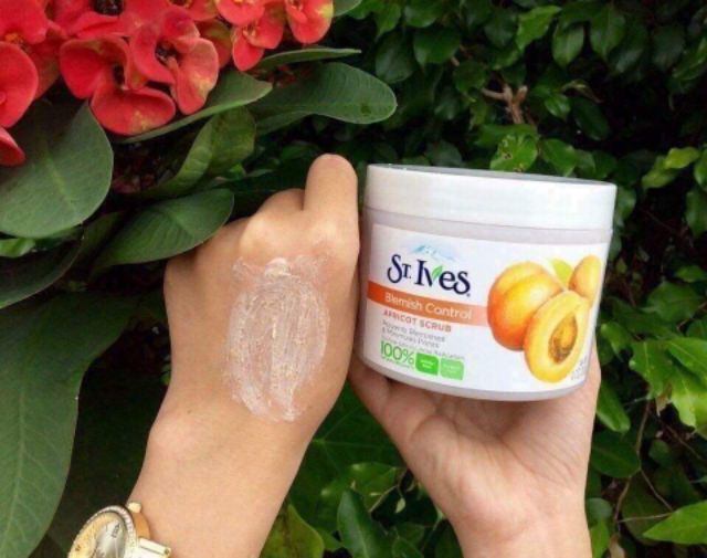 Kem tẩy tế bào chết St.Ives Fresh Skin Apricot Scrub