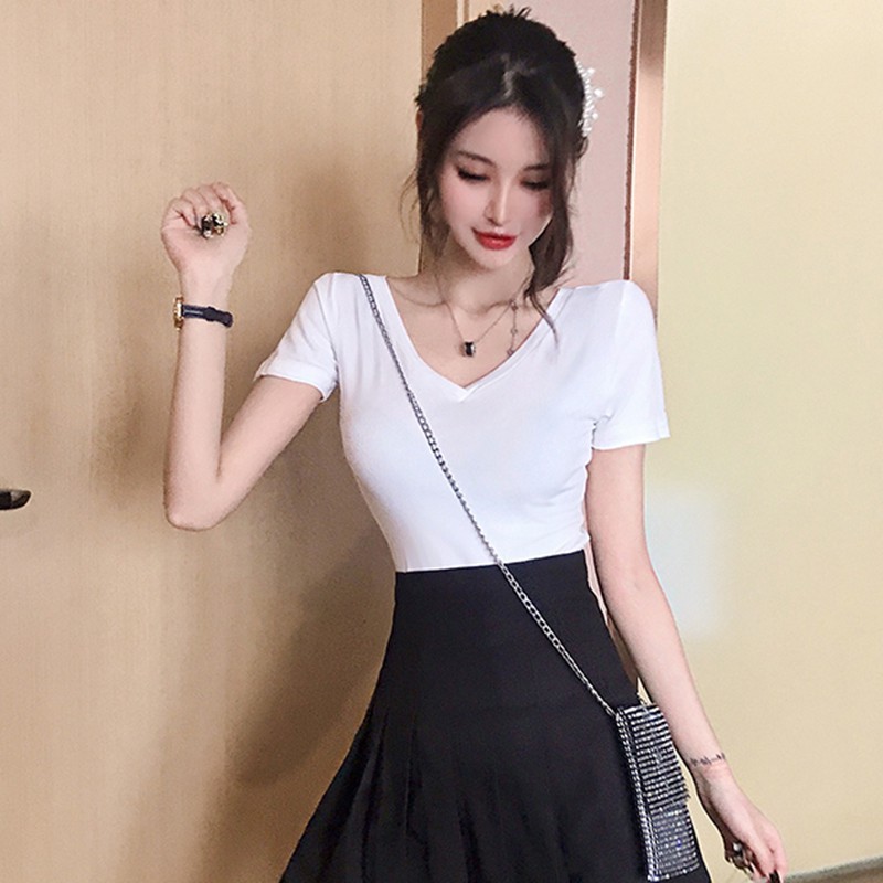 Áo Thun Nữ Ngắn Tay Cổ Chữ V