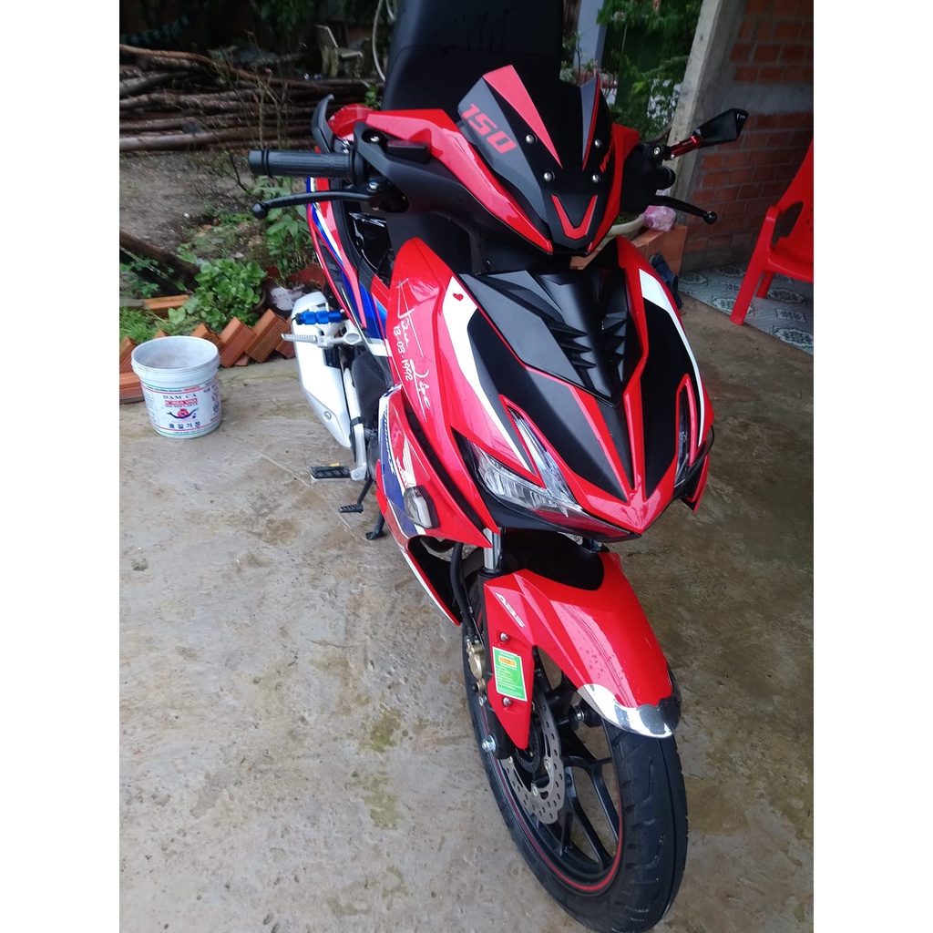 ốp mặt nạ xe winnerx màu đen cacbon có keo 3m dán sau cực chắc sản phẩm bảo hành 1 năm