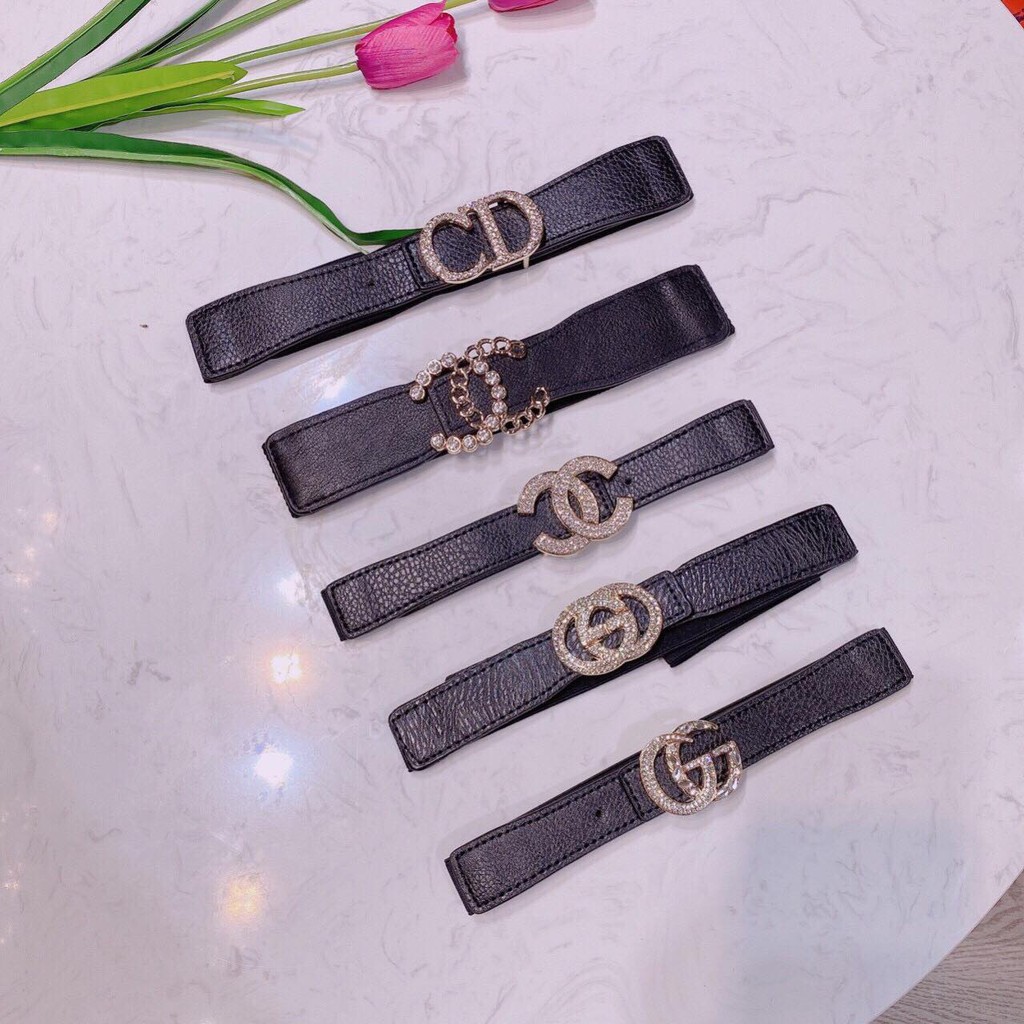 Đai thắt váy nữ chất liệu da có thể dùng làm thắt lưng. Mặt sau lưng thun co giãn. Nhiều mẫu lựa chọn