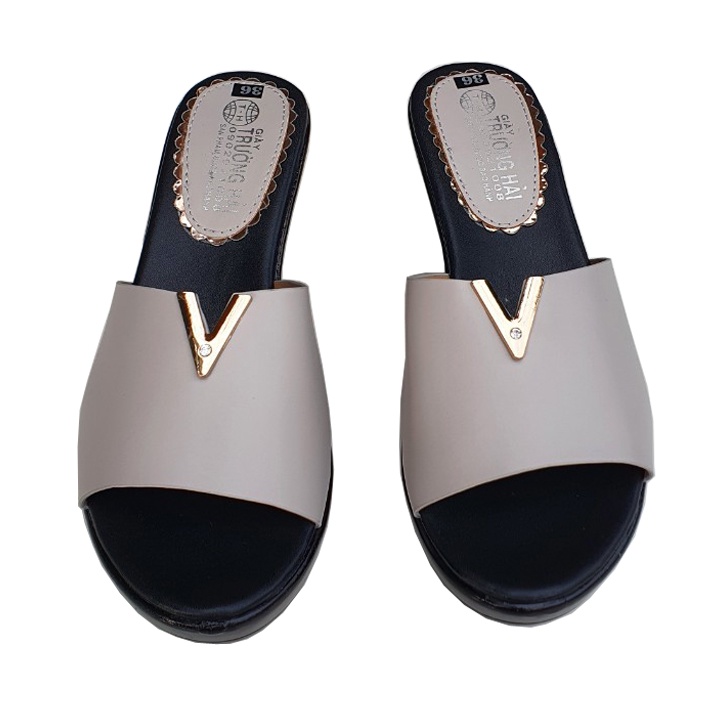 Dép đế xuồng 7cm quai ngang màu đen Trường Hải DN777
