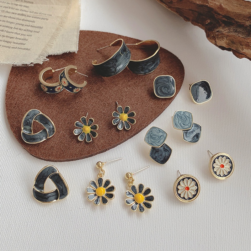 Khuyên Tai Xi Mạ Phối Đá Xanh Phong Cách Retro