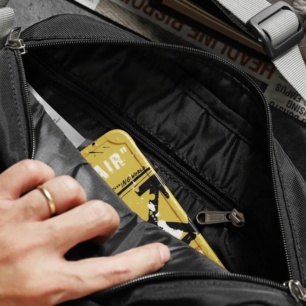 Túi Đeo Chéo Calvin Klein Monogram Mẫu Mới