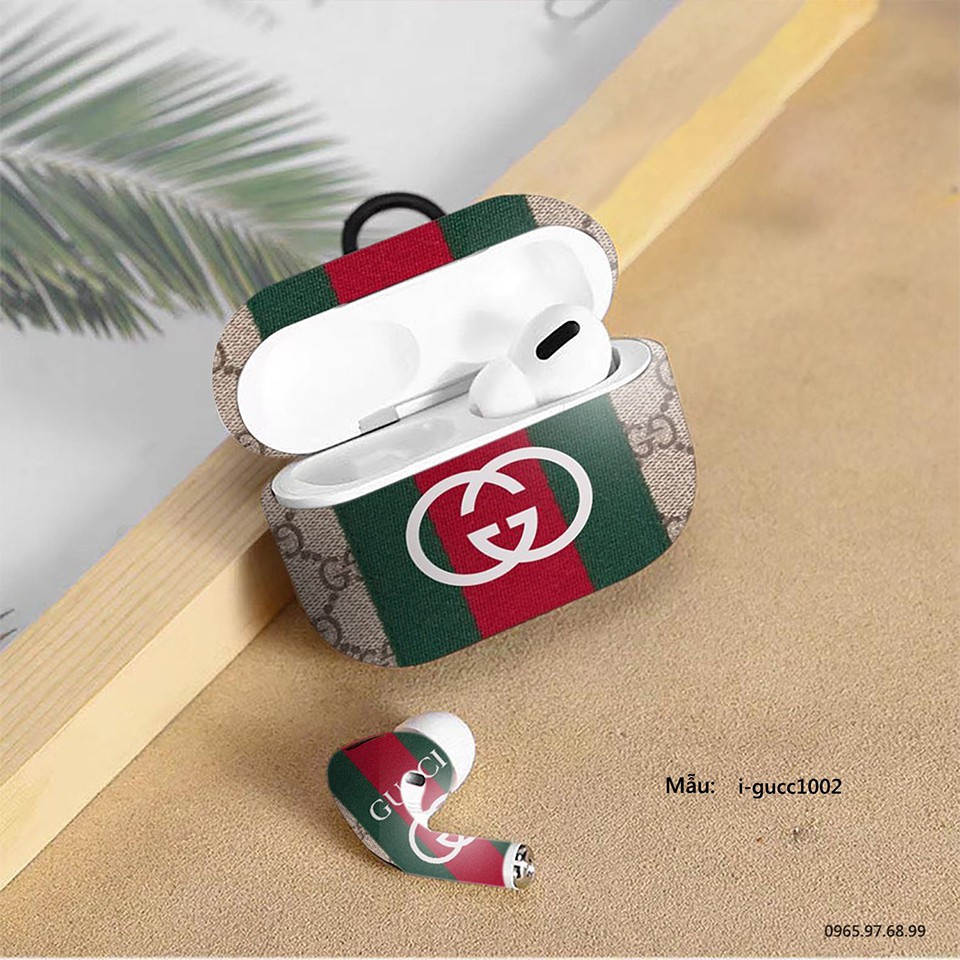 Miếng dán skin cho AirPods Pro in hình thiết kế Adidas bảo vệ chống xước tai nghe.